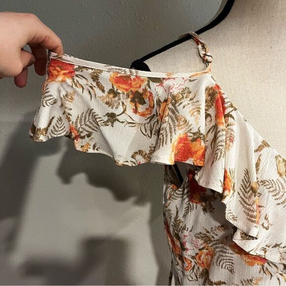 Floral cold shoulder romper - Picture 4 of 15